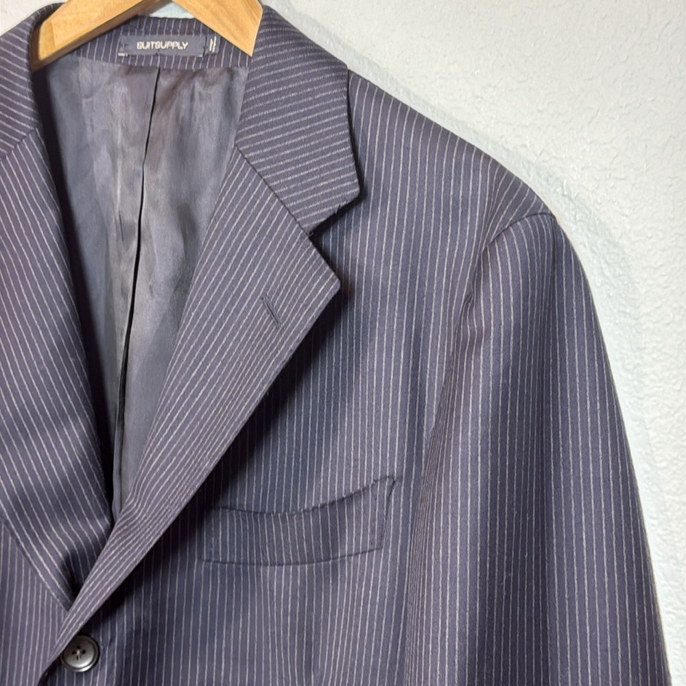 Suitsupply Men's Havana Jetted Navy Pinstripe Blazer